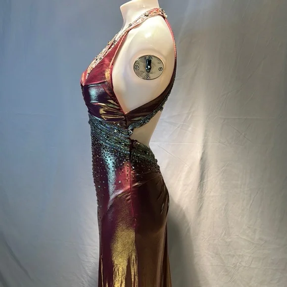 Elegant Burgundy  Evening Dress - Picture 5 of 15
